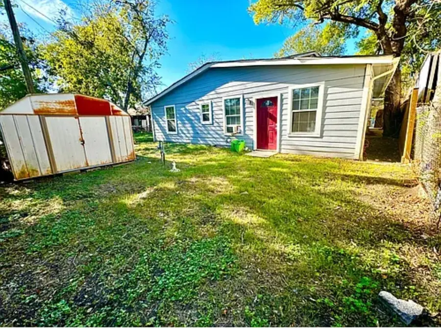 7339 Mountbatten Road, Houston, TX 77033 - Image #3