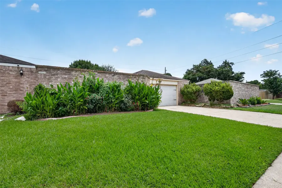 3611 Vineyard Drive, Houston, TX 77082 - #3