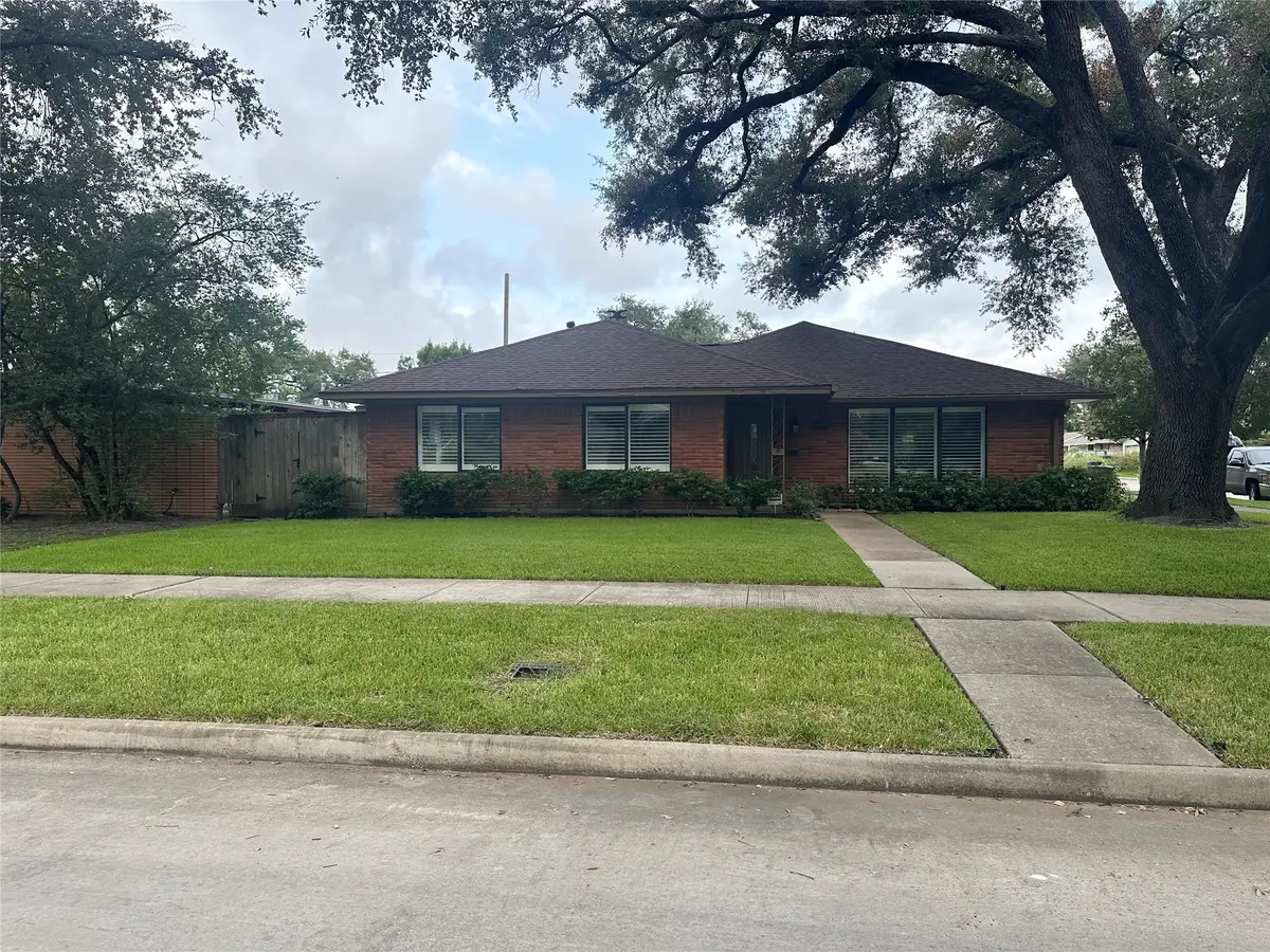 2123 Ridgecrest Drive, Houston, TX 77055 - Image #1
