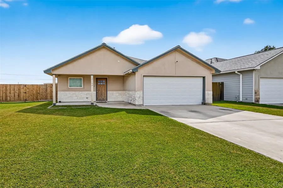 2432 Hedgerose Lane, Bay City, TX 77414 - Image #2