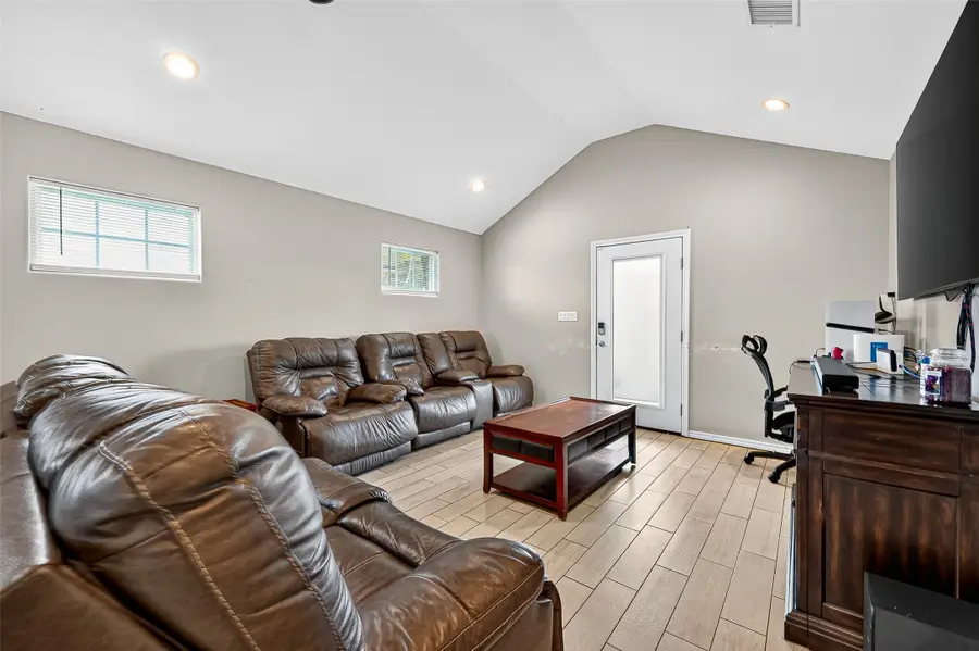 2432 Hedgerose Lane, Bay City, TX 77414 - Image #3