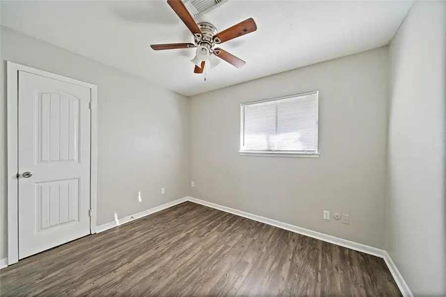 105 Plum St, La Marque, TX 77568 - Image #2