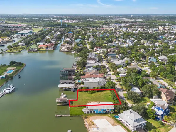 205 Blue Point Road, Clear Lake Shores, TX 77565