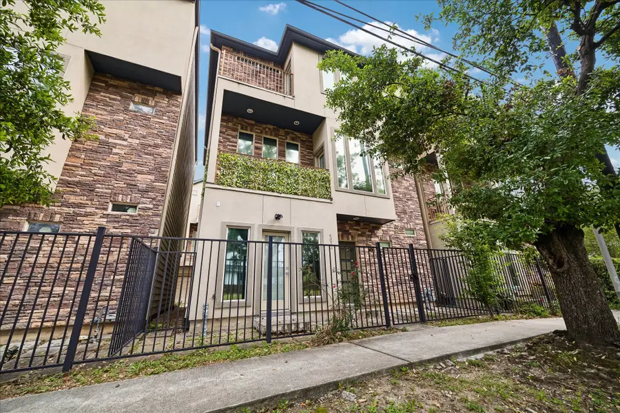 4833 Chenevert Street, Houston, TX 77004 - #3