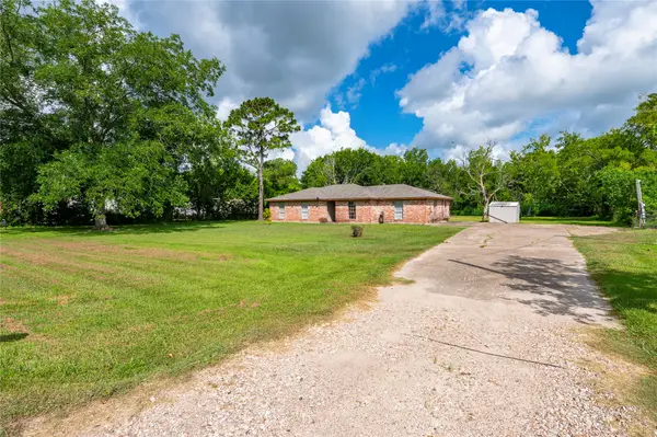 1857 County Road 99, Alvin, TX 77511