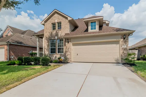 2905 Plum Lake Drive, Pearland, TX 77584