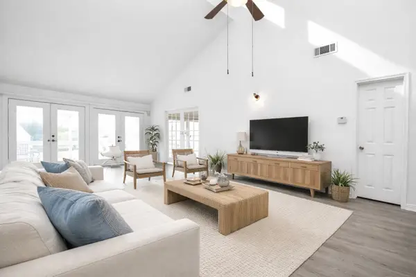 176 April Point Drive N, Conroe, TX 77356