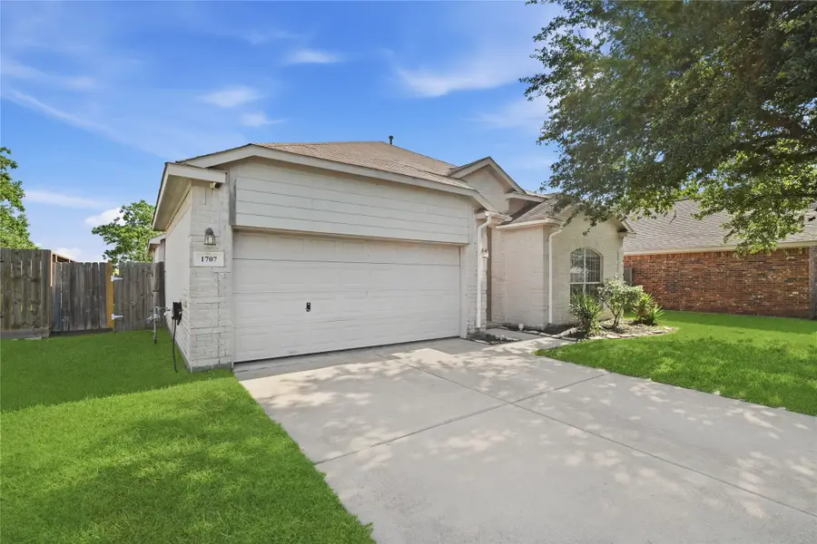 1707 N Highlands Crossing, Highlands, TX 77562 - #3