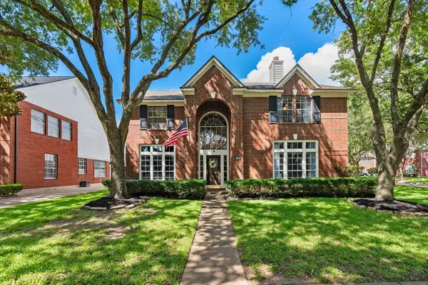 4902 Bend Court, Sugar Land, TX 77478