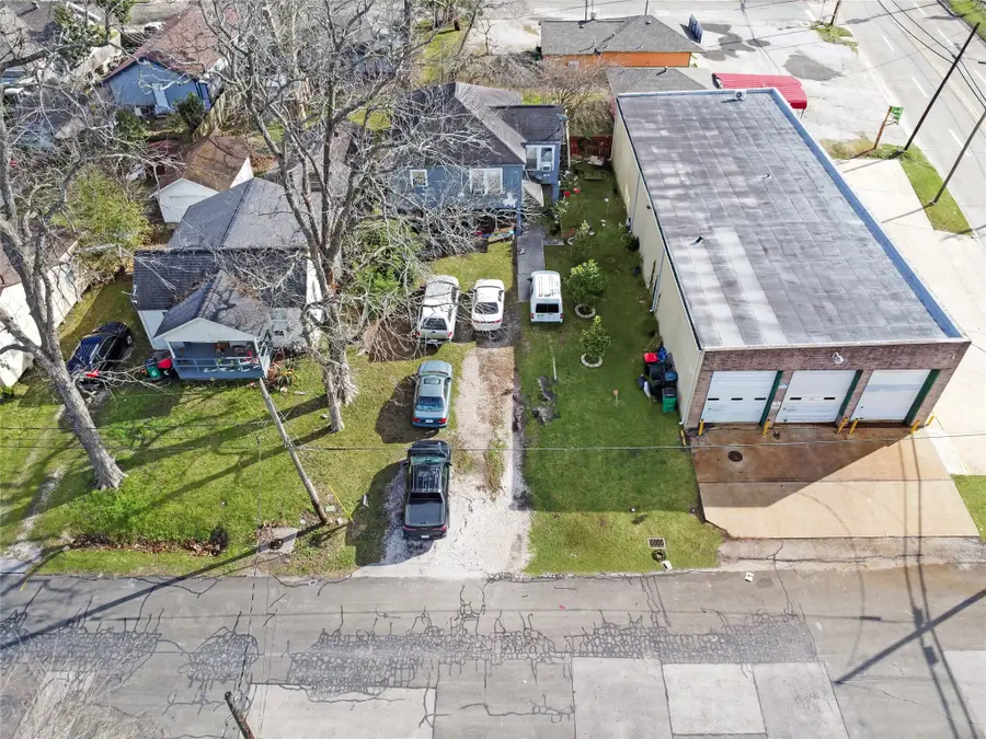 4 E Francis Street, Baytown, TX 77520 - #2