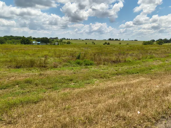 59 County Road 203, Hallettsville, TX 77964