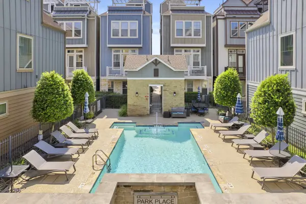 702 N Shepherd Drive, Houston, TX 77007