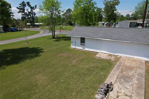 754 Yaupon Cove Drive, Onalaska, TX 77360