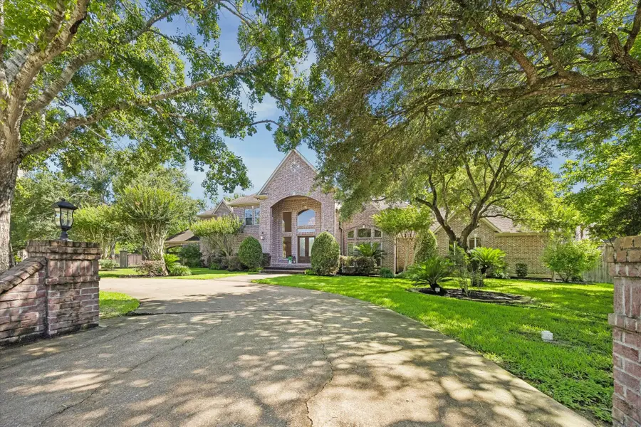 109 Sunset Drive, Friendswood, TX 77546 - #2