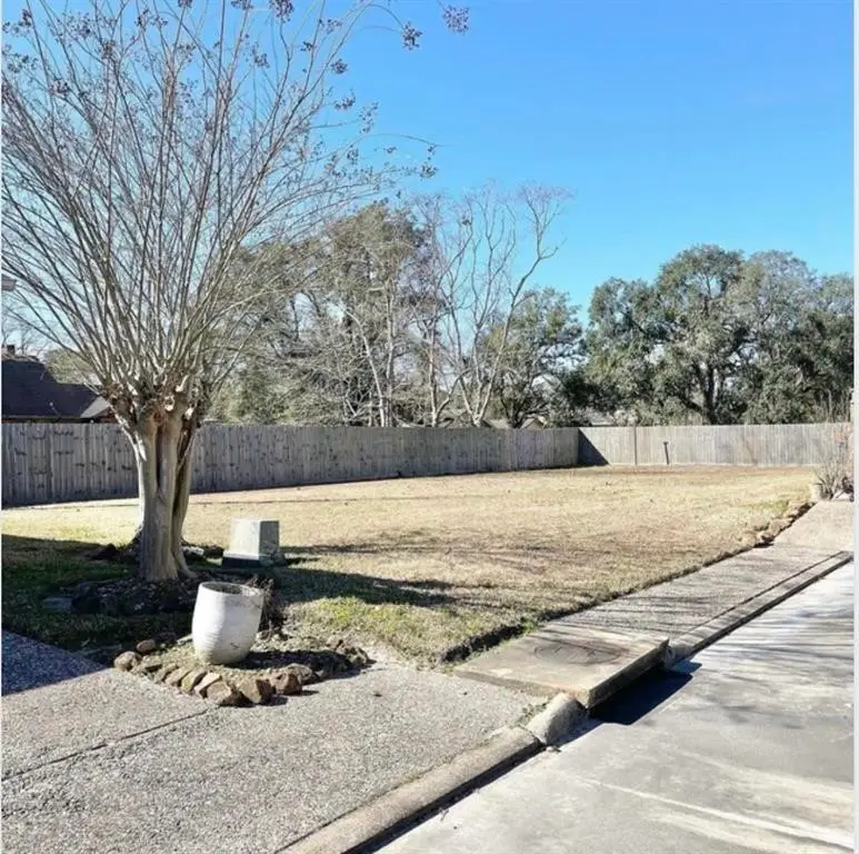 6 Regency Place, Orange, TX 77630 - Image #2