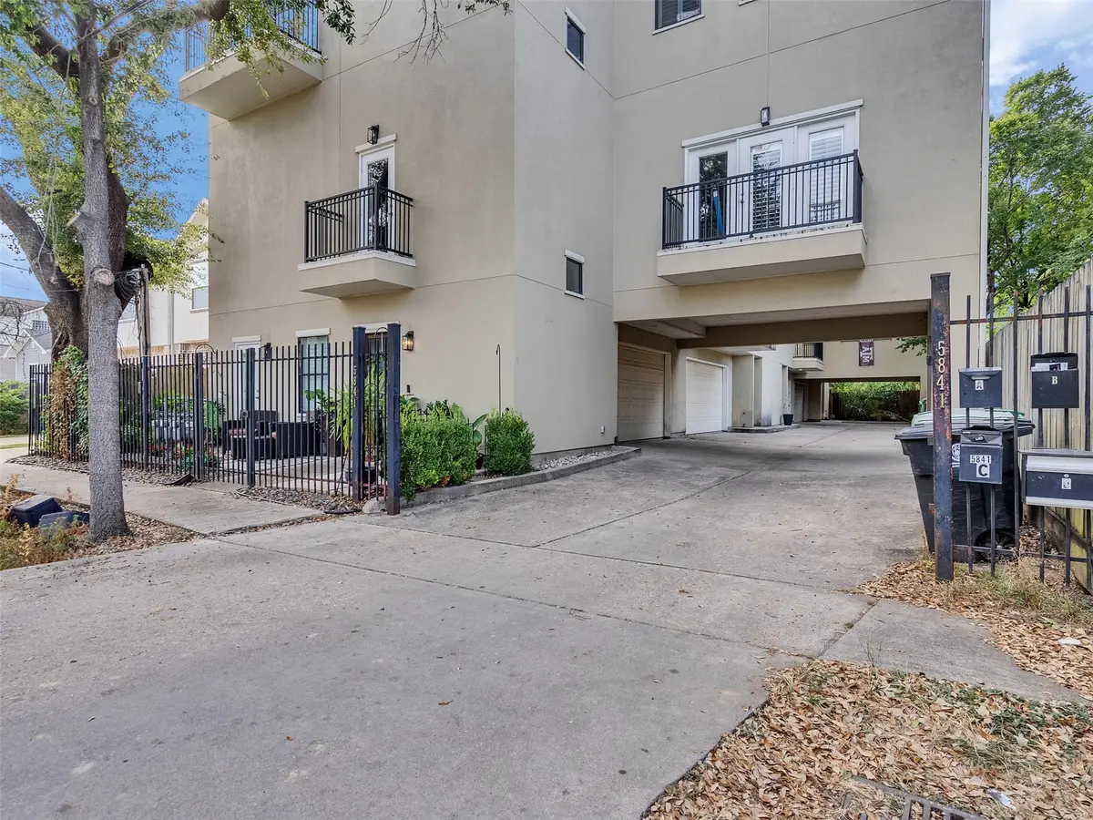 5841 Darling Street #B, Houston, TX 77007 - Image #1