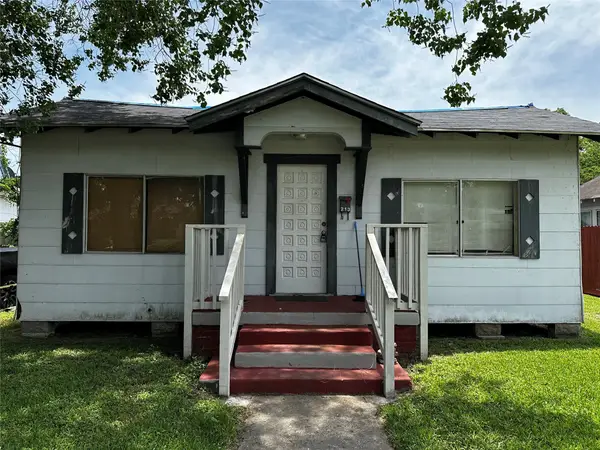 213 W Lobit Street, Baytown, TX 77520
