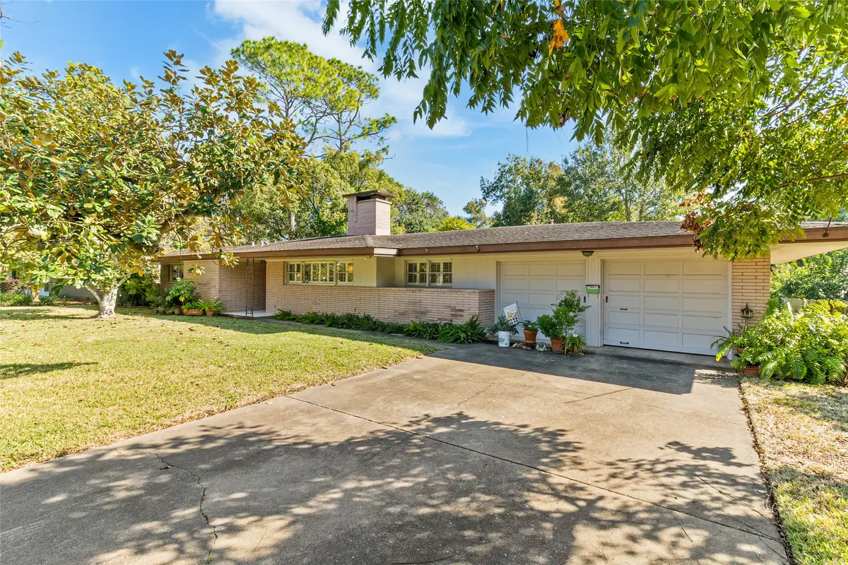 58 Plantation Court, Lake Jackson, TX 77566 - Image #1