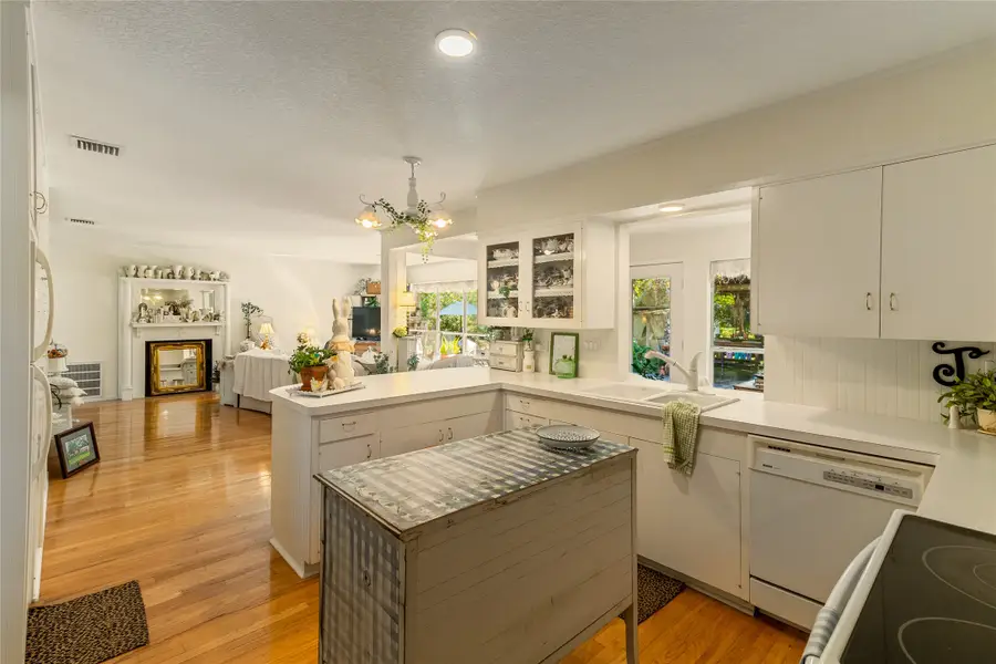 58 Plantation Court, Lake Jackson, TX 77566 - Image #3