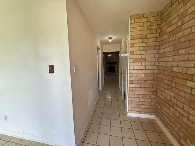 425 Countryside Drive, West Columbia, TX 77486 - Image #3