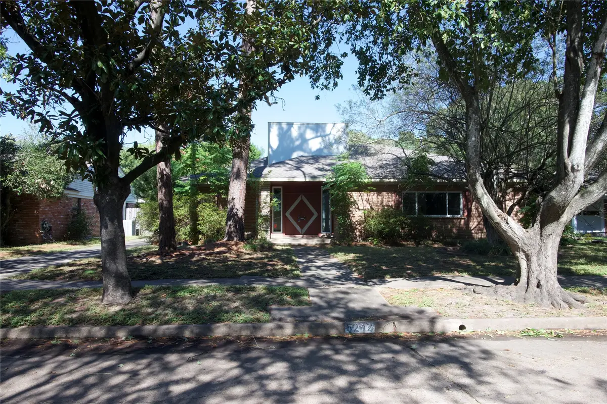 5242 Grape Street, Houston, TX 77096 - Image #1