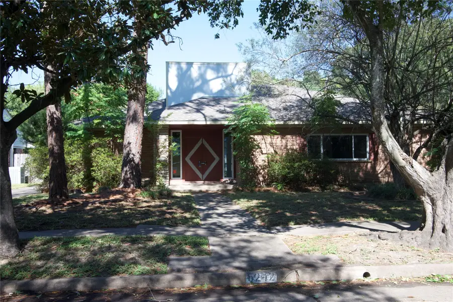 5242 Grape Street, Houston, TX 77096 - Image #2