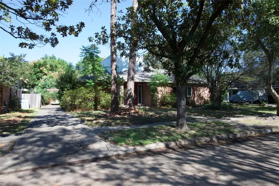 5242 Grape Street, Houston, TX 77096 - Image #3