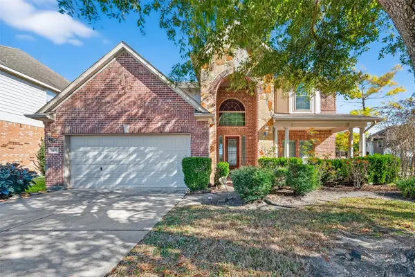 9439 Emerald Lakes Drive, Rosharon, TX 77583