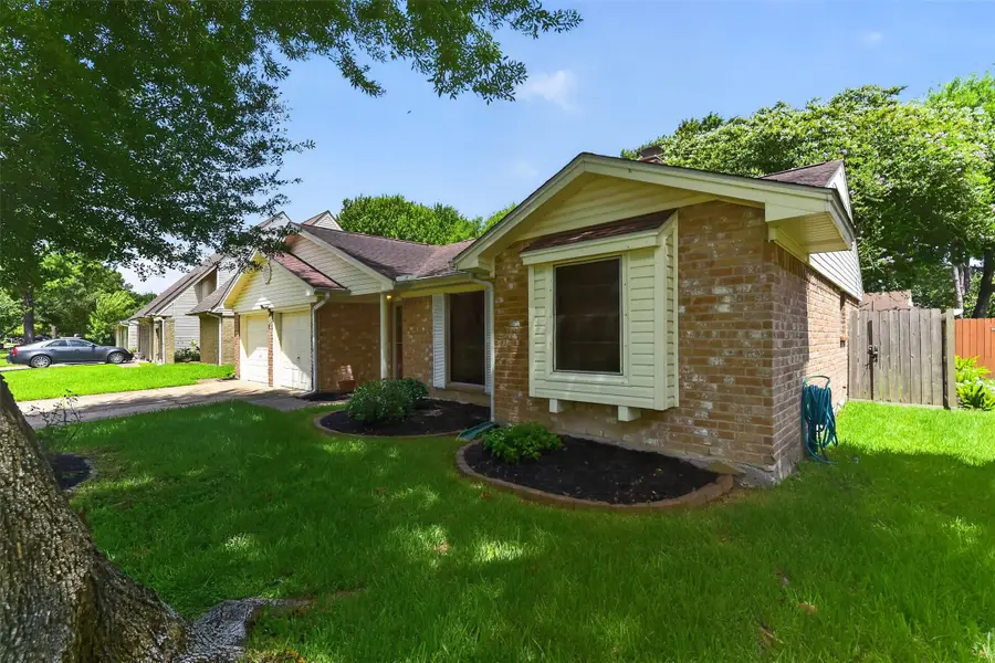 16019 Mill Point Drive, Houston, TX 77059 - #3