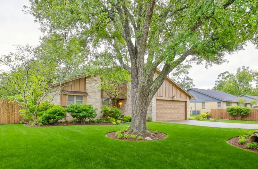 9810 Bayou Woods Drive, Baytown, TX 77521 - #2