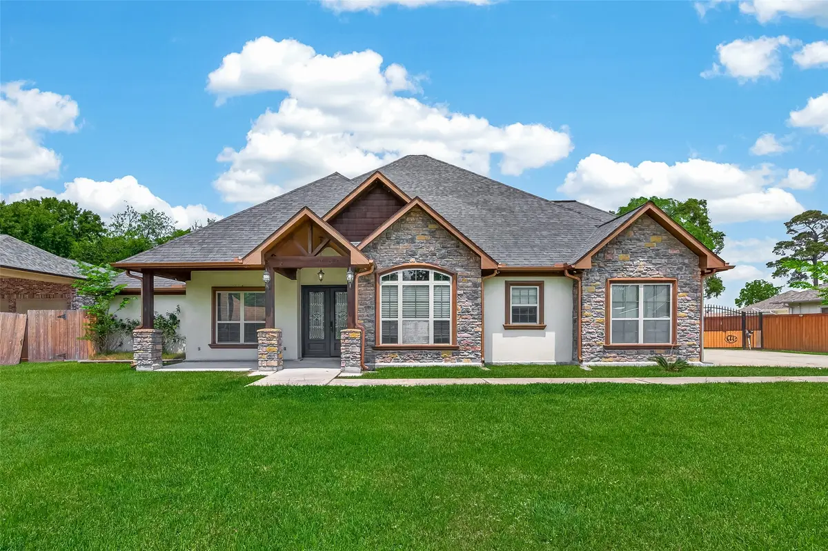 122 Whites Lake Estates Drive, Highlands, TX 77562 - #1