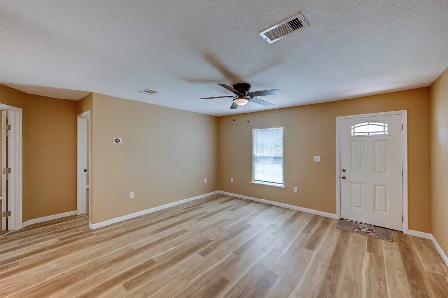 100 18th Avenue N, Texas City, TX 77590 - #2