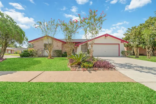 14303 Branchwater Lane, Sugar Land, TX 77498