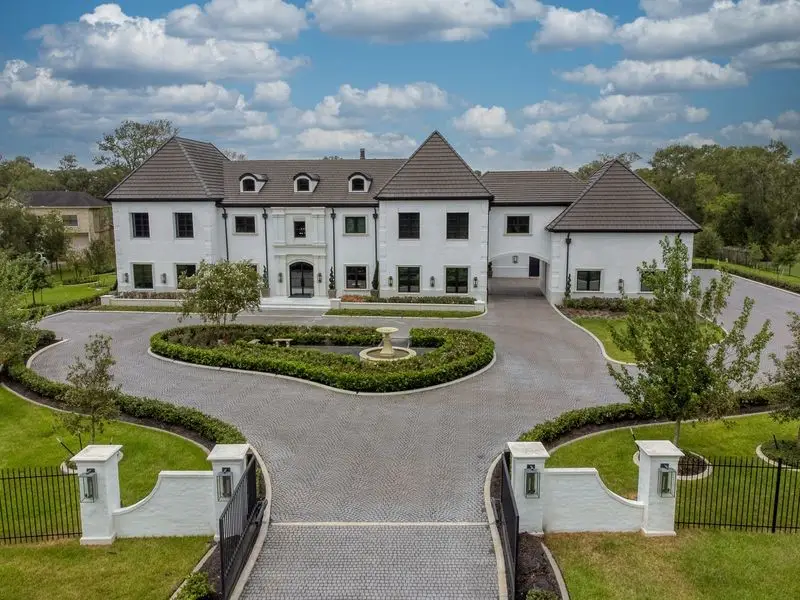 8146 Thompson Lake Drive, Missouri City, TX 77459 - Image #1