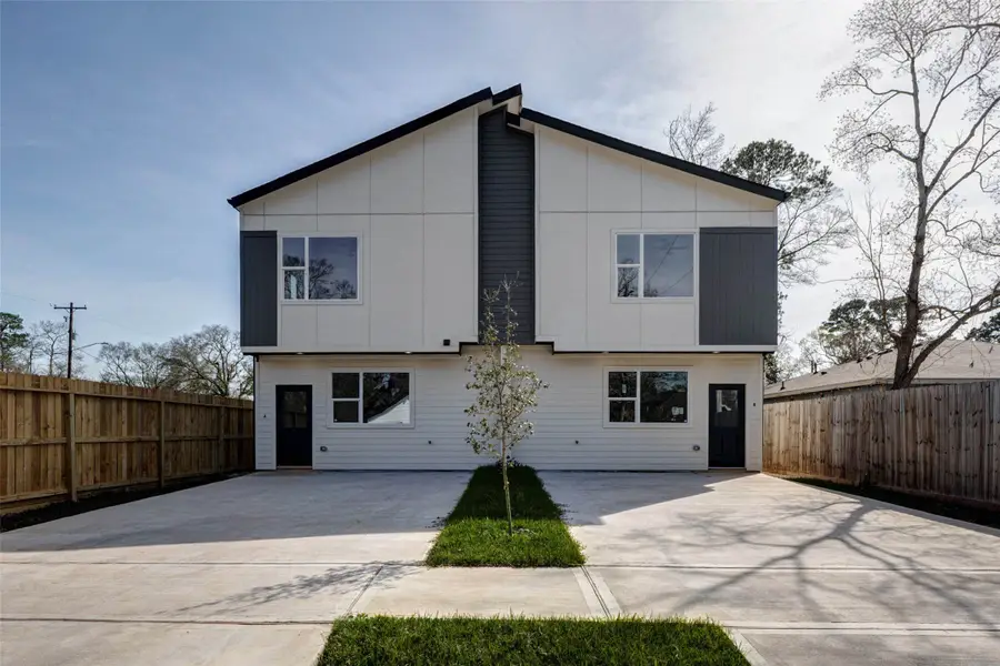 5912 Mayle Street #A/B, Houston, TX 77016 - #2