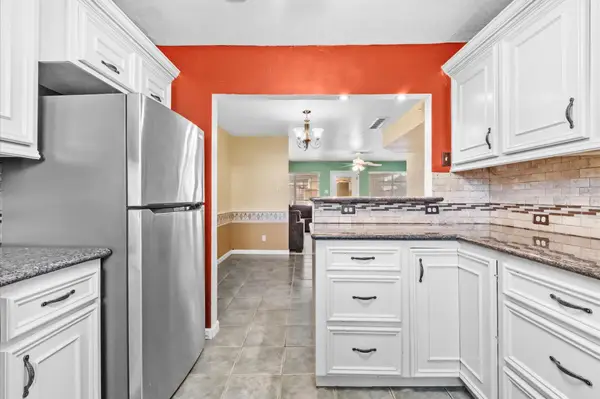 1025 Willow Oaks Circle, Pasadena, TX 77506