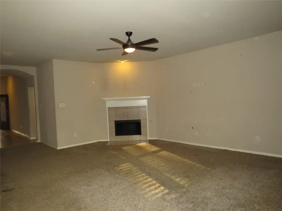 6623 Hunters Creek Lane, Baytown, TX 77521 - Image #3