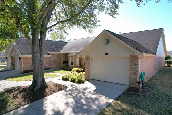 3011 Flower Field Lane, Pearland, TX 77584