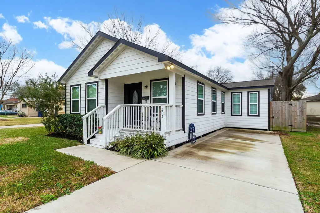 505 18th Avenue N, Texas City, TX 77590 - #1