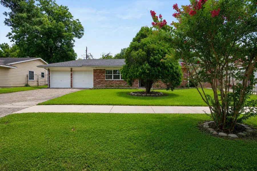 1313 Plymouth Street, Pasadena, TX 77502 - #2