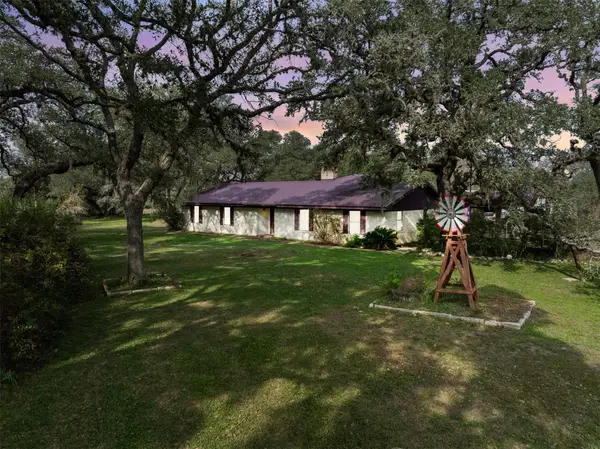 1273 Highway 90a W, Sheridan, TX 77475