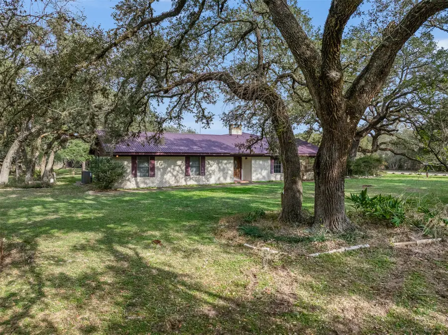 1273 Highway 90a W, Sheridan, TX 77475 - Image #2