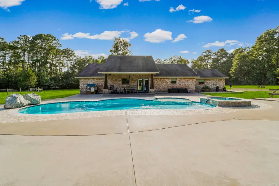 1109 Soda Loop E, Livingston, TX 77351 - #2