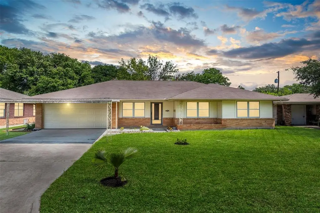 9724 Long Branch Ln Lane, Houston, TX 77055 - #1