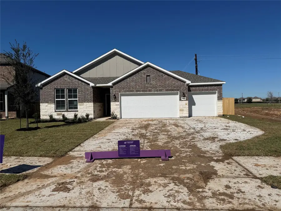 664 Woodhaven Lakes Drive, La Marque, TX 77568 - Image #2