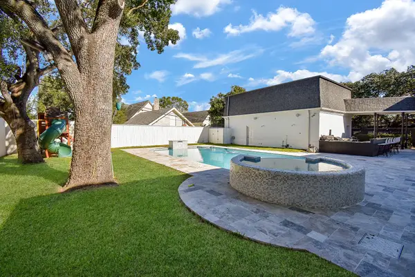 5330 Braesheather Drive, Houston, TX 77096