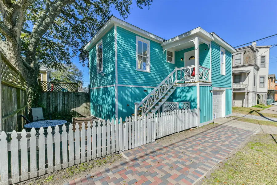 1213 18th Street, Galveston, TX 77550 - #2