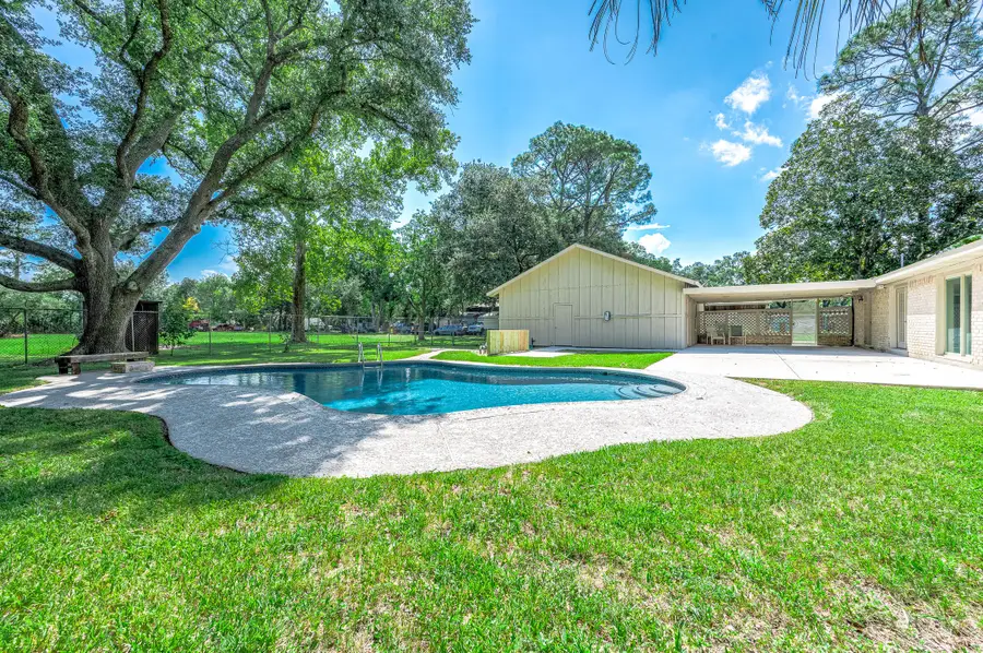 13725 W 6th Street, Santa Fe, TX 77517 - Image #3