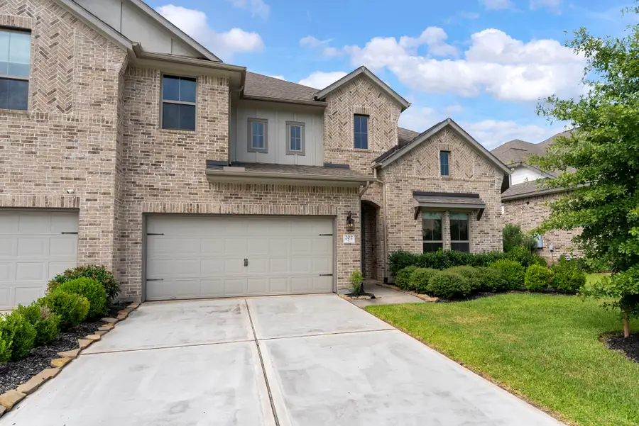 202 Liatris Court, Conroe, TX 77304 - Image #2