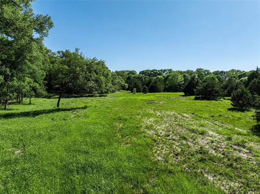 2839 Schoenst Road, Carmine, TX 78932 - Image #2